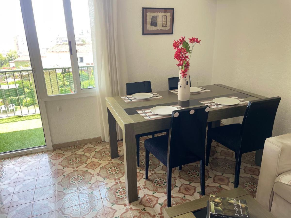 Nice Apartamen โยเรตเดมาร์ ภายนอก รูปภาพ